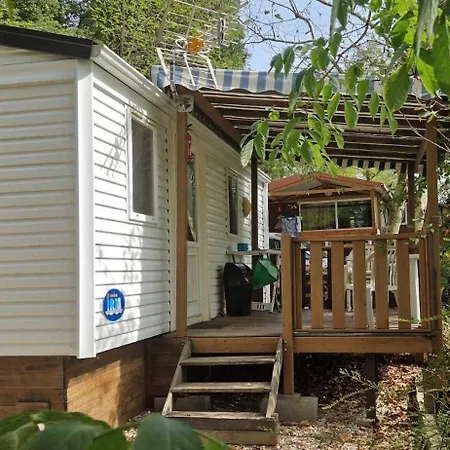 布迪奥露营酒店 3* 迪尔福尔