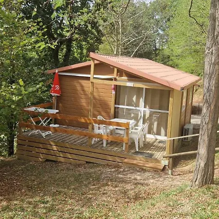 布迪奥露营酒店 3*