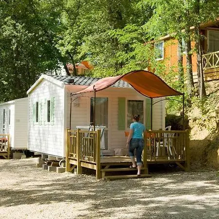 布迪奥露营酒店 3*