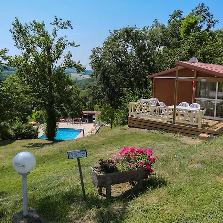 Κάμπινγκ Le Bourdieu