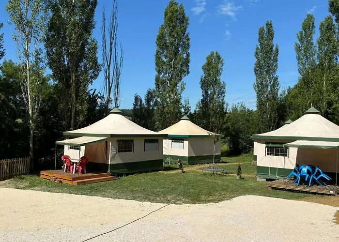 Le Bourdieu Кемпинг