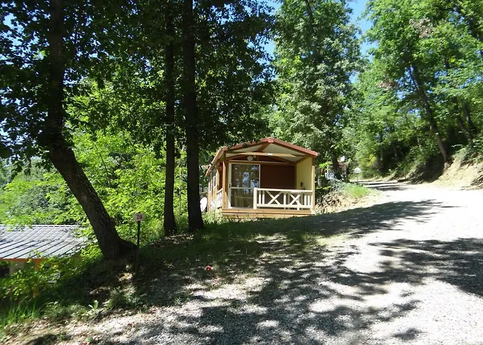 Le Bourdieu Кемпинг